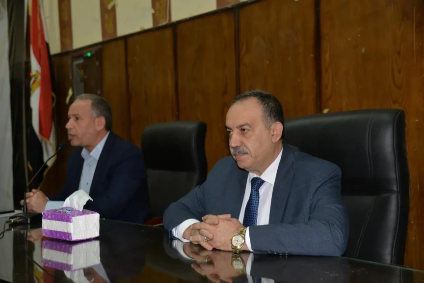 محافظ أسيوط يترأس اجتماعًا موسعًا مع قيادات التعليم لمراجعة الاستعدادات النهائية للعام الدراسي الجديد