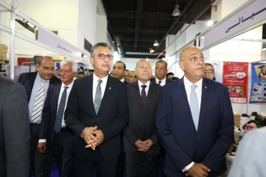بالصور .. محافظ القاهرة ووزير التموين والتجارة الداخلية يفتتحان معرض اهلا مدارس بأرض المعارض بمدينة نصر