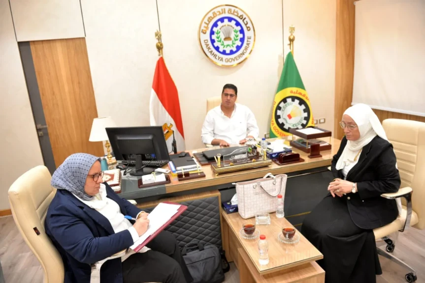 تنفيذًا لتكليفات محافظ الدقهلية .. نائب المحافظ يبحث مع وفد كلية الهندسة بجامعة الدلتا آليات التعاون في التخطيط العمراني وتطوير المناطق العشوائية