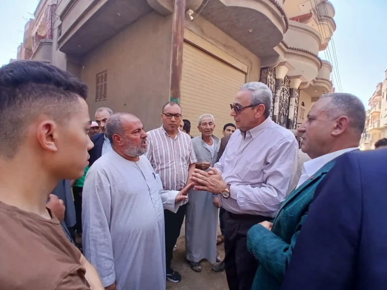 استجابة سريعة لتوجيهات المحافظ.. أكبر قافلة طبية شاملة تصل عزبة أبو وافي بالمحلة لخدمة الأهالي في مختلف التخصصات