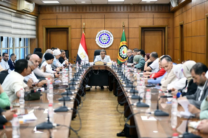 محافظ الدقهلية في الاجتماع الدوري للصحفيين والإعلاميي”الرئيس عبد الفتاح السيسي حريص على التواصل مع رجال الصحافة والإعلام لتوضيح الحقائق”
