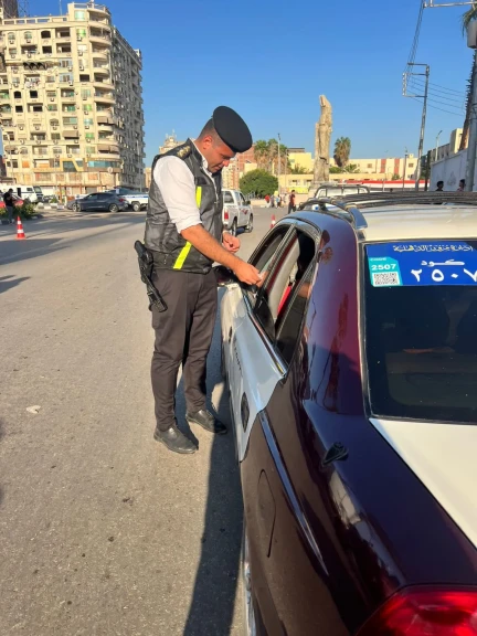 استمرار الحملات المرورية المكثفة على التاكسي والسرفيس والدراجات البخارية والتوكتوك بمدينة المنصورة.