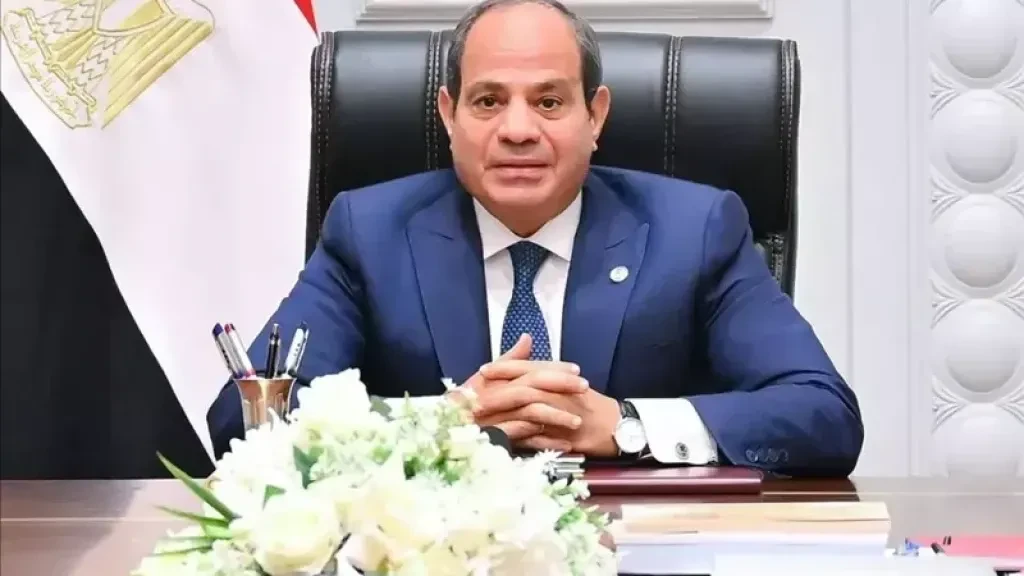 الرئيس السيسى يوجه بدراسة التماس مقدم بإصدار عفو رئاسى عن علاء عبدالفتاح وآخرين