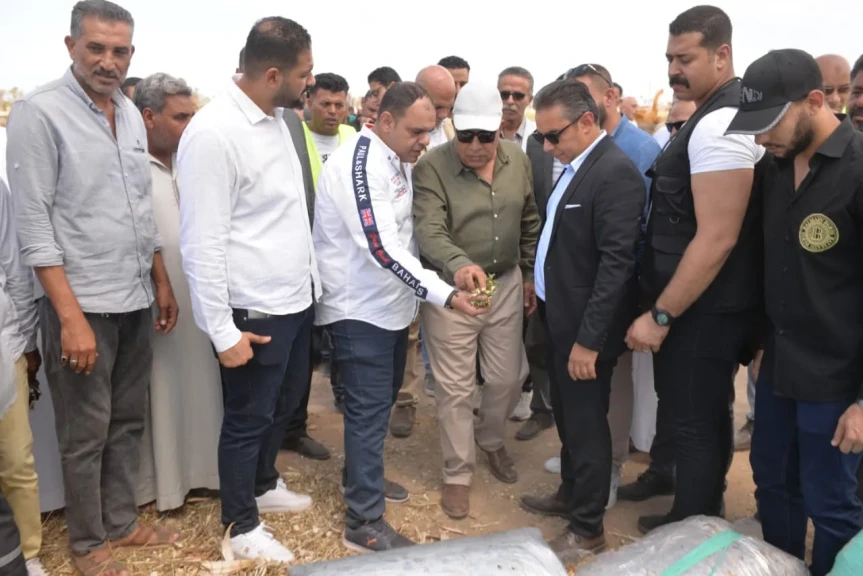 في إطار احتفال محافظة الدقهلية بعيد الفلاح ” محافظ الدقهلية يشهد التشغيل التجريبي لمصنع تدوير المخلفات الزراعية بقلابشو على مساحة 30 فدانًا ضمن خطة الدولة لمواجهة السحابة السوداء