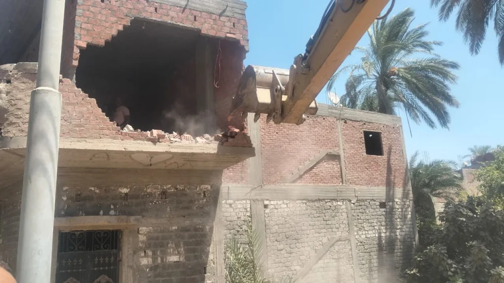محافظ أسيوط: إزالة 15 حالة تعدي واسترداد 90 فدانًا أملاك دولة ضمن المرحلة الثانية من الموجة الـ27 للإزالات