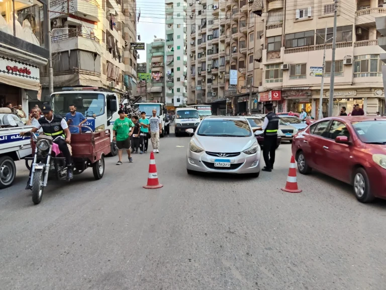 تنفيذاً لتكليفات محافظ الدقهلية ومدير أمن الدقهلية ..  استمرار الحملات المرورية المكثفة لضبط سيارات التاكسي والسرفيس والدراجات البخارية بمدينة المنصورة