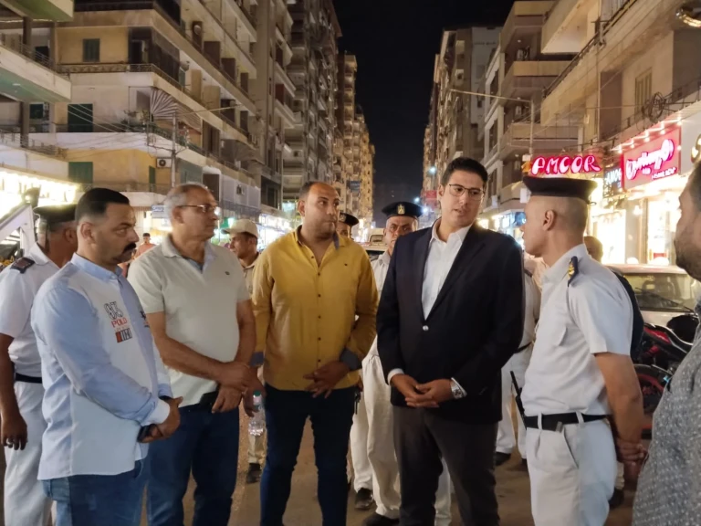 تنفيذًا لتكليفات محافظ الدقهلية .. حملة مكبرة لرفع الإشغالات بشارع الجلاء وإعادة الانضباط للشارع الرئيسي