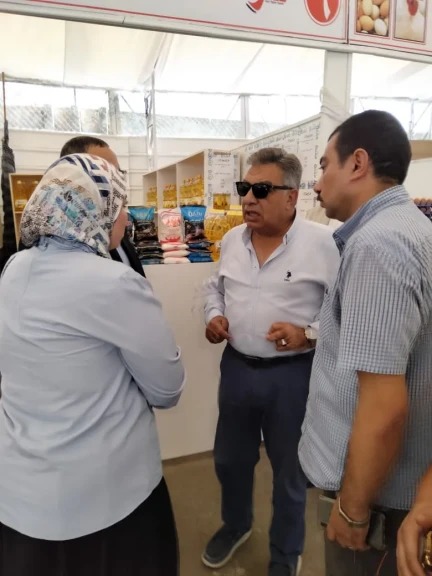 محافظ الدقهلية يتفقد السوق الدائم بشارع قناة السويس ويشدد على توفير السلع بأسعار مخفضة وجودة عالية .