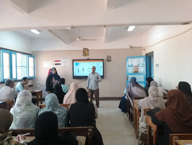 تعليم اسيوط تستعد للعام الدراسى الجديد بتدريب المعلمين على المناهج المطورة