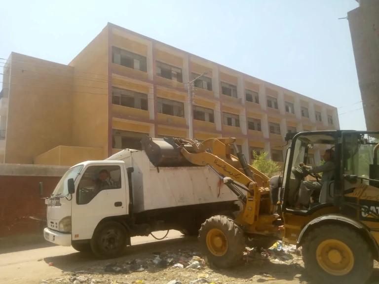 محافظ أسيوط: رفع 165 طن قمامة ومخلفات خلال حملات نظافة بمركز ومدينة صدفا