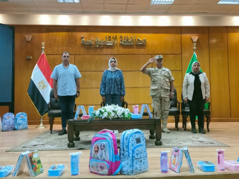 بتكليف من محافظ القليوبية.. نائبة المحافظ تُشارك في احتفالية توزيع شنط مدرسية على 200 طالب من الأسر الأولى بالرعاية