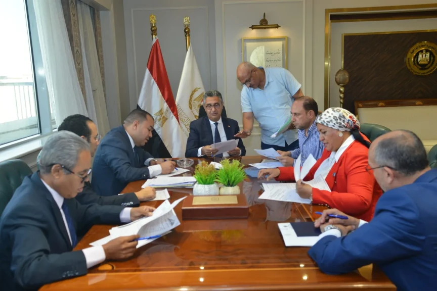 وزير التموين والتجارة الداخلية يلتقي بعدد من السادة أعضاء مجلسي النواب والشيوخ