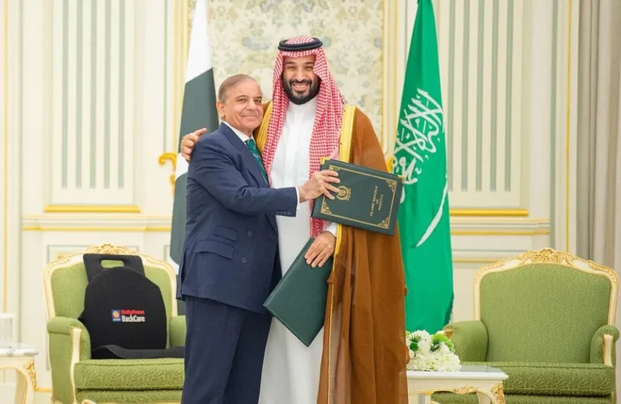 تعليقات إسرائيلية وغربية على أثر اتفاق الدفاع السعودي-الباكستاني