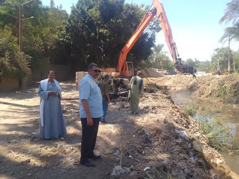 محافظ أسيوط: تكثيف أعمال تطهير الترع والمصارف بالبداري حفاظًا على البيئة وصحة المواطنين