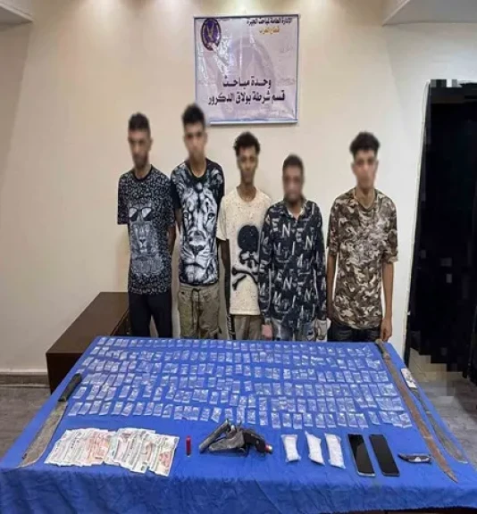 بالصور.. تفاصيل سقوط مروجى المخدرات فى قبضة مباحث الجيزة