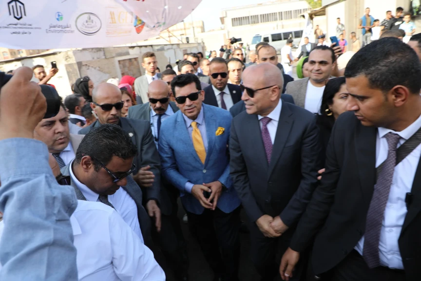 عقب الإعلان عن اطلاق مبادرة الكيانات في الشارع وبمشاركة موسعة من الشباب وزير الشباب ومحافظ القاهرة يدشنان بداية المبادرة بالمطرية