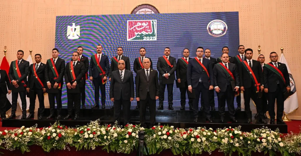 شاهد بالصور .. تكريم بعض من أعضاء النيابة العامة وموظفيها المتميزين على مستوى الجمهورية