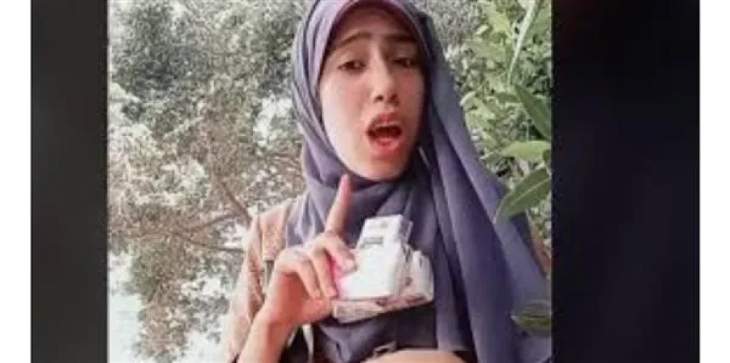 خروج علياء قمرون الان من قسم الشرطة