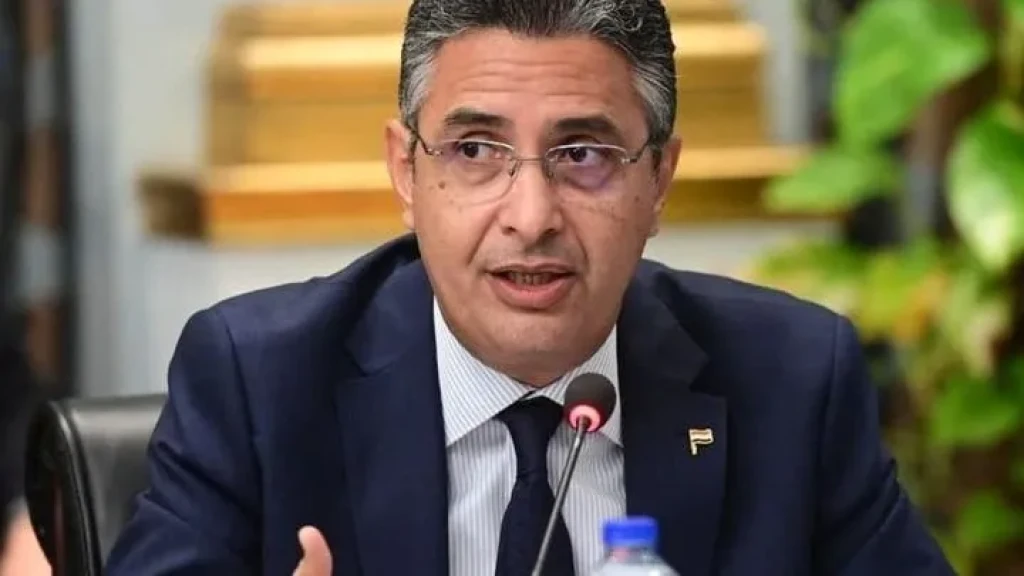 قرارًا جديدًا لوزير التموين بشأن القمح