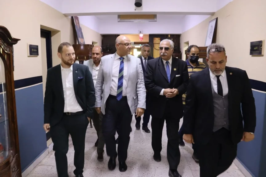 بالصور .. محافظ القليوبية يتفقد مدرسة إيجيبت جولد بالعبور ويؤكد أنها نموذج رائد للتعليم المزدوج