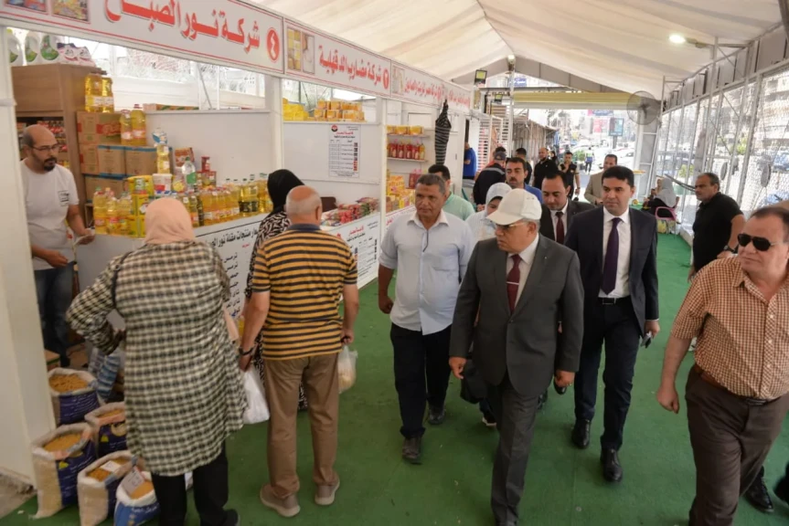 محافظ الدقهلية يتفقد معرض بيع السلع بقناة السويس ويلتقي بالمواطنين ويشدد على توفير منتجات عالية الجودة بأسعار مخفضة