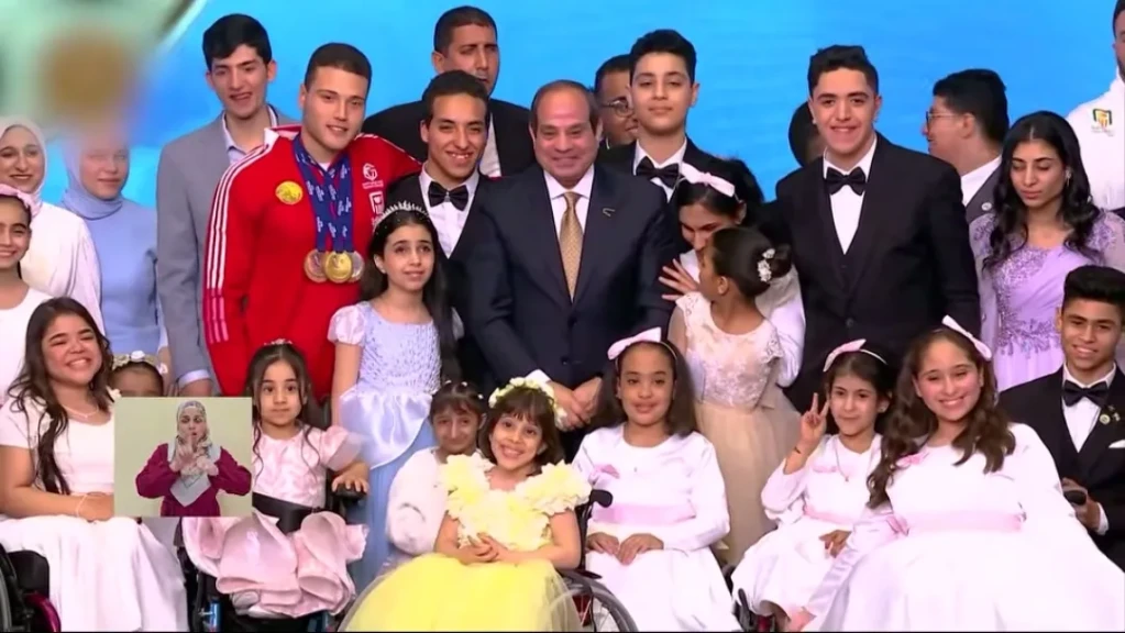 بالفيديو..الداخلية تحتفل باليوم العالمي للصم بلغة الإشارة وتشارك ذوي الإعاقة السمعية