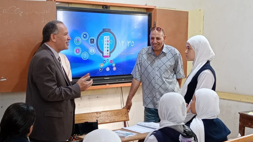 طالبةثانوى لوكيل وزارة تعليم أسيوط : لماذا لا يطبق البكالوريا اجباريا على جميع الطلاب