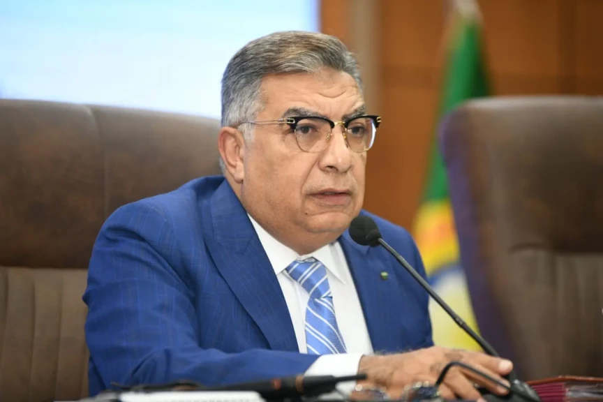 محافظ الدقهلية يترأس اجتماع المجلس التنفيذي ويؤكد: - الانضباط والعمل الميداني والتواصل مع المواطنين أولوياتنا لخدمة أهالينا وعنصر أساسي في تقييم أداء رؤساء المراكز ونوابهم