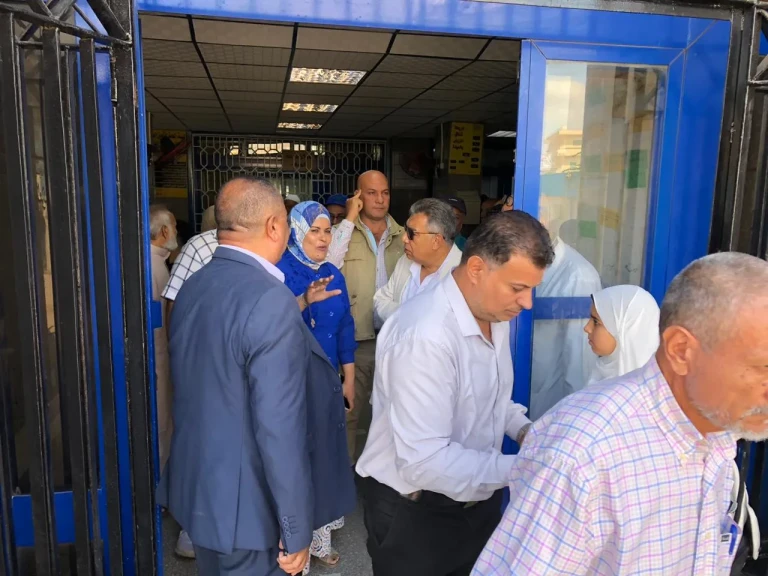 محافظ الدقهلية يتفقد عيادة شربين للتأمين الصحي: - حريص على التأكد بنفسي من حسن الأداء في منظومة التأمين الصحي والمنشآت الصحية والاطمئنان على مستوى الخدمات
