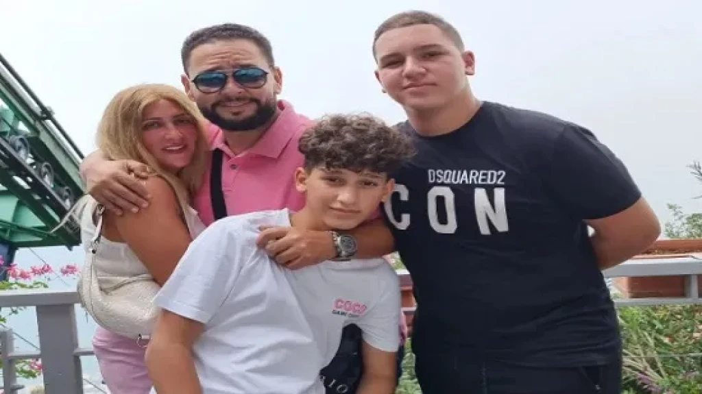القبض على نجل الفنان أحمد رزق بتهمة التعدي على شاب