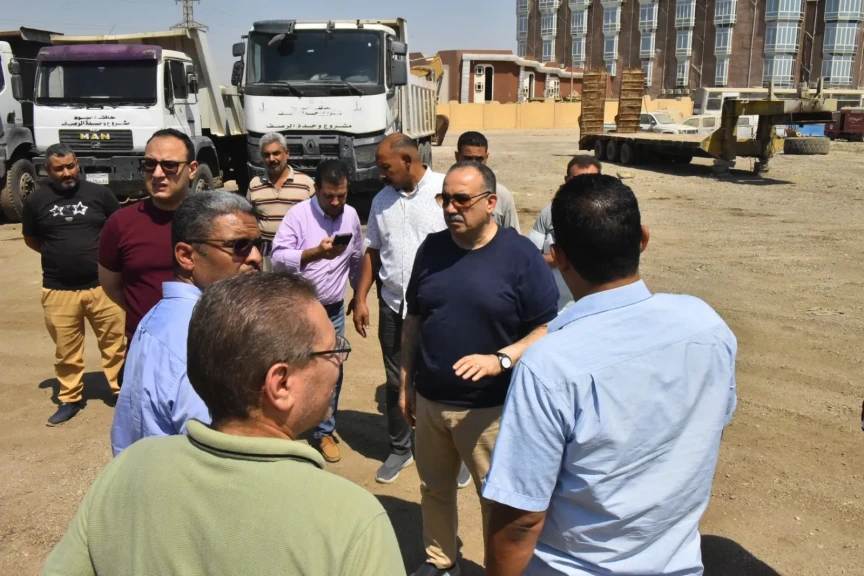محافظ أسيوط يتفقد وحدة الرصف ويشدد على رفع كفاءة المعدات وتعظيم الاستفادة من الإمكانات