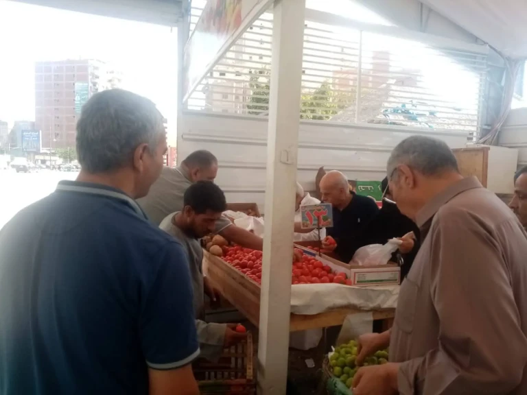محافظ الدقهلية: أسواق المعرض الدائم للسلع الغذائية بشارع قناة السويس بالمنصورة تعمل يوميا