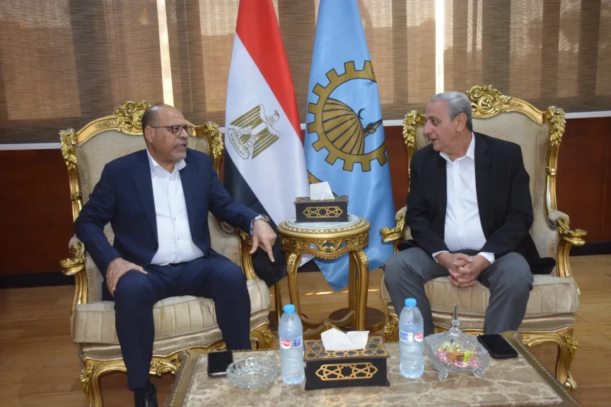 في إطار متابعة حادث حريق مصنع المحله الكبرى..محافظ الغربية يستقبل وزير العمل .. وترتيبات لزيارة موقع الحادث وتقديم العزاء و”الدعم