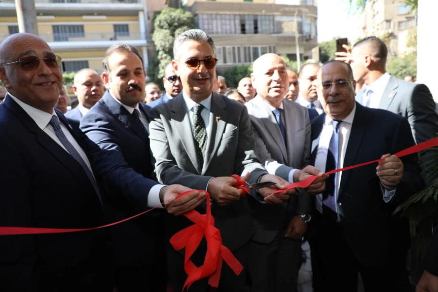 محافظ القاهرة ووزير التموين يفتتحان اكبر سلسة تجارية حكومية لتوفير السلع للمواطنين بأسعار مخفضة