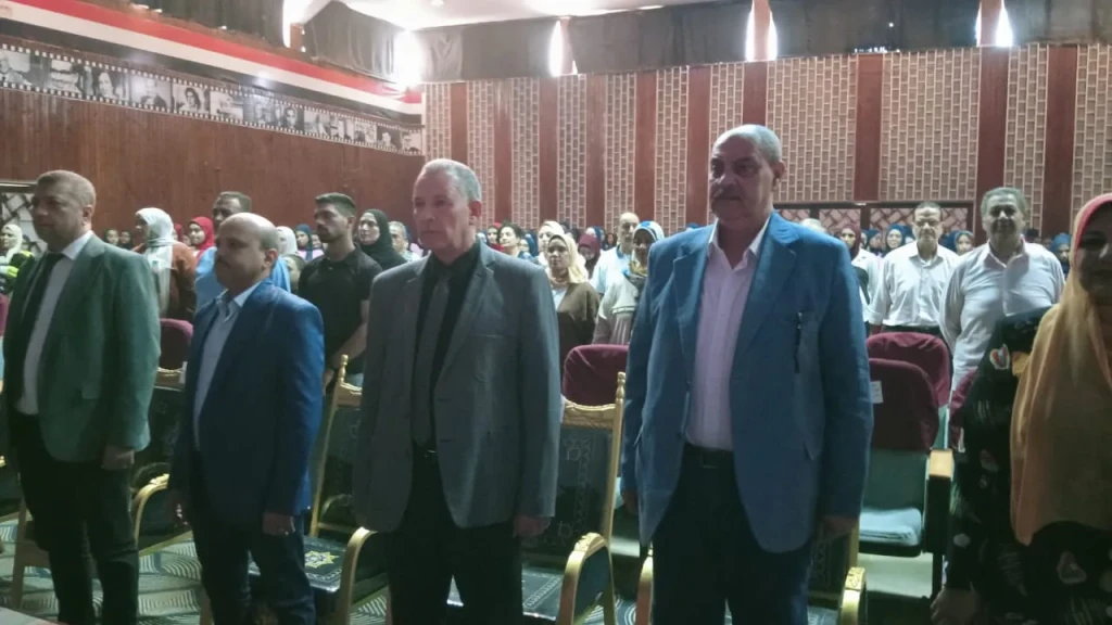 وكيل وزارة التعليم بأسيوط يشهد احتفالية مدرسة الجامعة الثانوية بنات ويكرم الطالبات المتميزات والفائزات فى المسابقات القومية