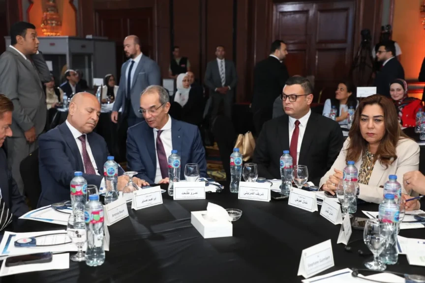 بالصور ..محافظ القاهرة يشهد إطلاق وزارة الأسكان المرحلة الأولى من الاستراتيجية الوطنية للمدن الذكية في مصر