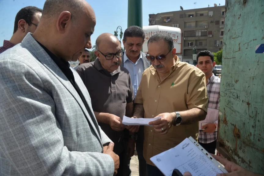 محافظ أسيوط يستقبل شحنة أدوية و10 كراسي كهربائية متحركة لتوزيعها على أقسام الطوارئ بالمستشفيات والفئات المستحقة