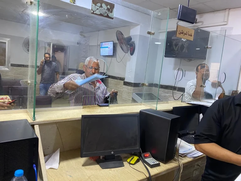 محافظ الدقهلية : نتابع بشكل دوري انتظام العمل وتقديم الخدمات للمواطنين بالمراكز التكنولوجية