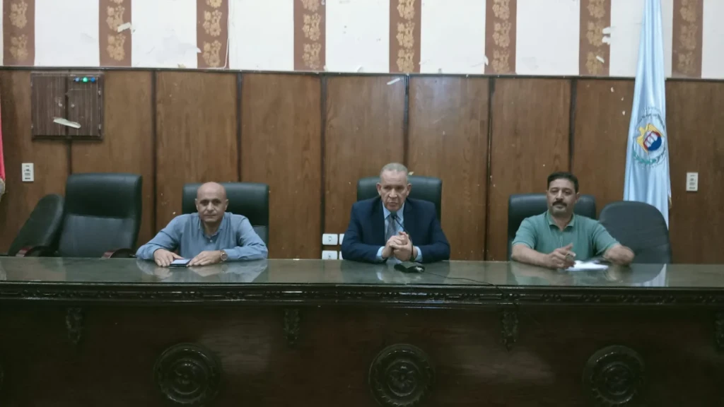 وكيل وزارة التعليم بأسيوط يناقش الاستعدادات النهائية للمعرض السنوى لمنتجات مدارس التعليم الفنى بالمحافظة