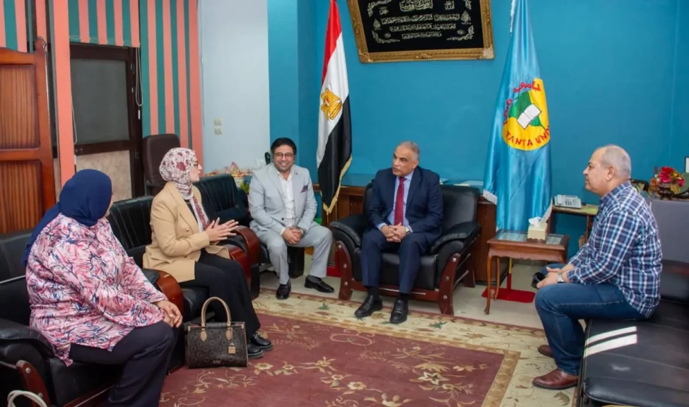 الدكتور محمد حسين يترأس لجنة مناظرة الطلاب ذوي الاعاقة الراغبين في الالتحاق بأحد الكليات النظرية التابعة للجامعة