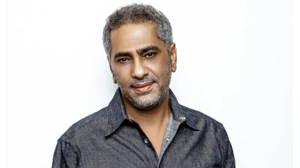 الفنان فضل شاكر يسلم نفسه للجيش اللبناني عند مدخل مخيم عين الحلوة