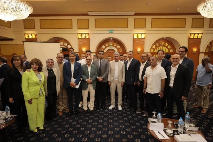 وزير السياحة والآثار يواصل زيارته للأقصر بعقد لقاء موسع مع مستثمري السياحة بالأقصر وأسوان وعدد من المدن السياحية الساحلية