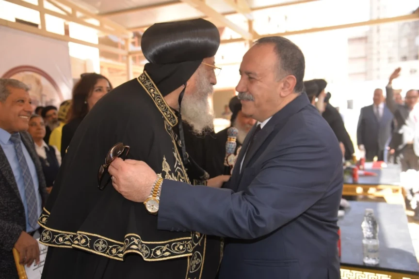 محافظ أسيوط والبابا تواضروس يفتتحان مدرسة المحبة الجديدة بالمعلمين بحي غرب .. صرح تعليمي جديد يجسد الوحدة الوطنية