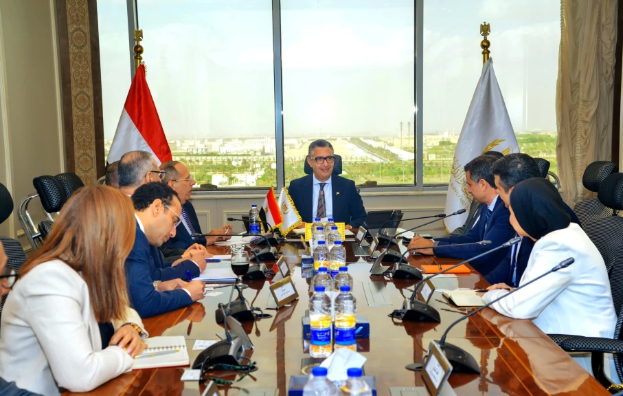 وزير التموين والتجارة الداخلية يبحث مع العضو المنتدب والرئيس التنفيذي لشركة “أورانج مصر” تعزيز التعاون في الخدمات الرقمية بمشروع تطوير المجمعات الاستهلاكية والمنافذ التموينية “كاري أون”