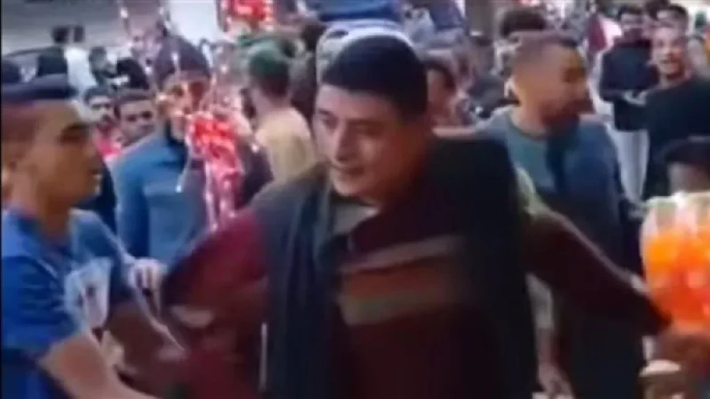 السجن عامًا لمتهم في واقعة التعدى على ضابط شرطة داخل سوبر ماركت بنجع حمادي