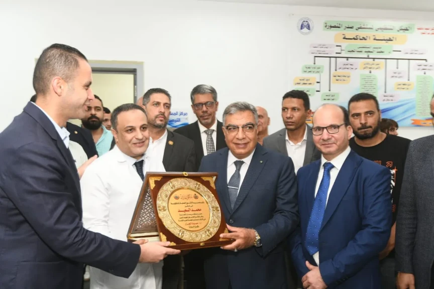 محافظ الدقهلية يستقبل نائب وزير الصحة... ويفتتحان تطوير العناية المركزة بمستشفى صدر المنصورة بتكلفة 18 مليون جنيه … ضمن خطة تطوير شاملة بقيمة تقارب 100 مليون جنيه