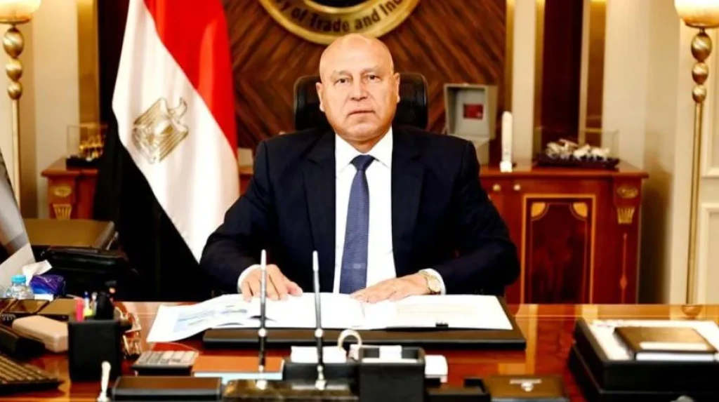 وزير الصناعة والنقل يهنئ الرئيس السيسى بمناسبة ذكرى انتصارات أكتوبر المجيدة