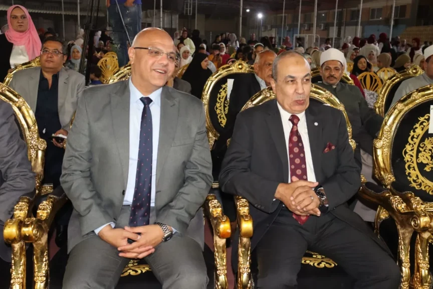 بالصور .. محافظ القليوبية يحضر احتفالية مجمع مدارس الشبان العالمية ببنها بذكرى نصر أكتوبر الـ 52