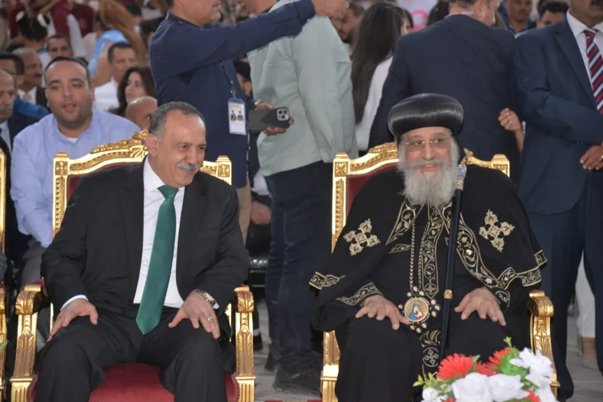 تزامنًا مع ذكرى نصر أكتوبر.. محافظ أسيوط والبابا تواضروس يضعان حجر الأساس لمدرسة سانت ماري الدولية