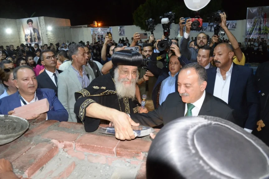 بالصور ..محافظ أسيوط يشارك البابا تواضروس في وضع حجر الأساس لكاتدرائية عرس قانا الجليل وافتتاح منشآت جديدة بدير الأمير تادرس الشطبي بمنفلوط
